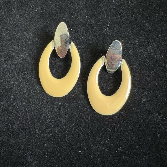 Vintage silver tone Stud swinging‎ drop loop cream enamel statement earrings - Picture 1 of 3
